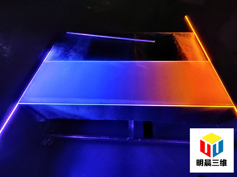 透明導(dǎo)光玻璃：光明未來(lái)的創(chuàng)新材料