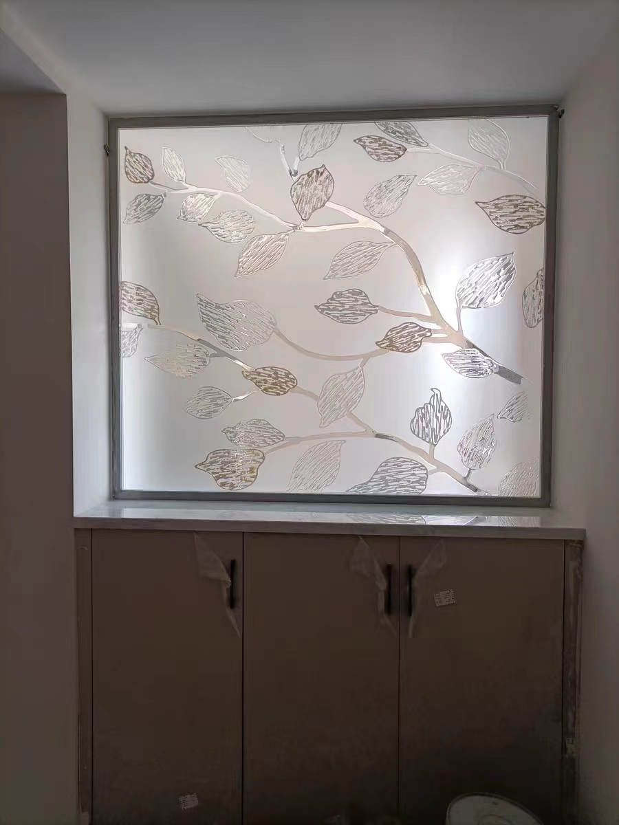 絢麗多彩，彩雕玻璃的深刻融入藝術(shù)靈魂