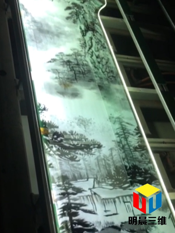 光影交融:激光內(nèi)雕玻璃在多媒體展廳中的創(chuàng)新應(yīng)用